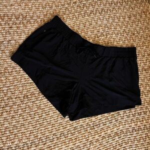 🎁🎁🎁
All in Motion Women's Black Athletic Shorts